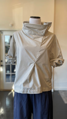  Pearl Short Papercrash Popover Top