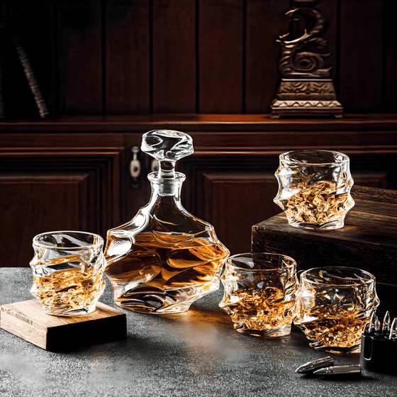 Storm Japanese Crystal Whisky Decanter: Decanter