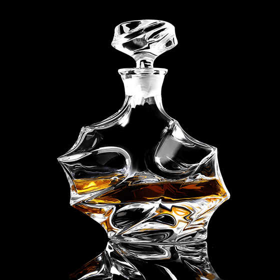 Storm Japanese Crystal Whisky Decanter: Decanter