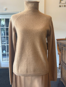  Reg Royal Cashmere Turtleneck Sweater Camel