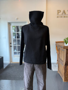  Bat Sleeve Cashmere Turtleneck Sweater Black