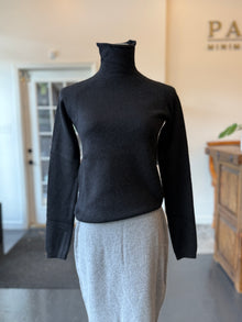  Reg Royal Cashmere Turtleneck Sweater Black