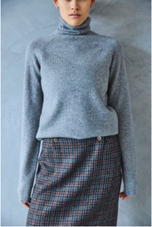  Reg Royal Cashmere Turtleneck Sweater Camel