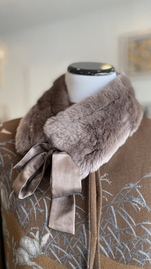 Cork Bunny Fur Collar with Silk Tie