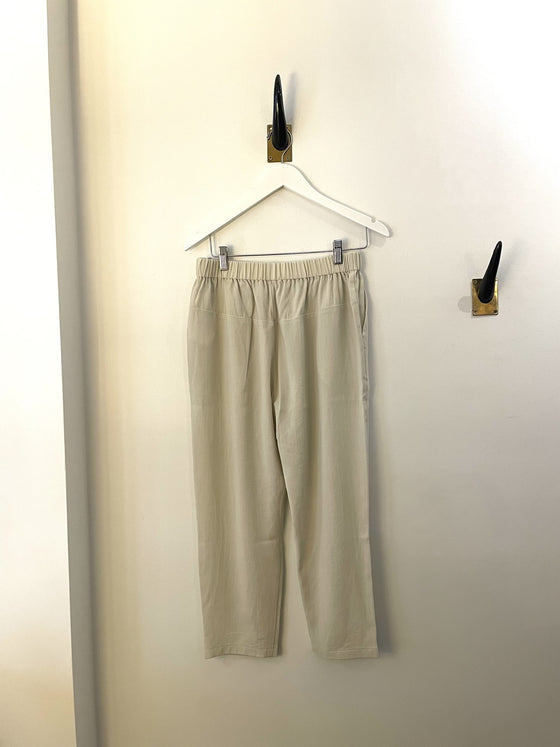 Cotton Tuck Pants in Ecru