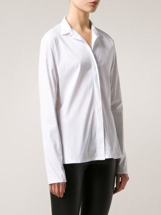 Larieda white blouse on a woman and in three-quarter profile