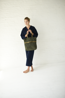  8.6.4 Design 2-way Nylon Tote Olive