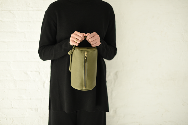 8.6.4 Design Olive Leather Pouch