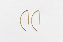  8.6.4 Design Medium 14K Gold Earring - 02