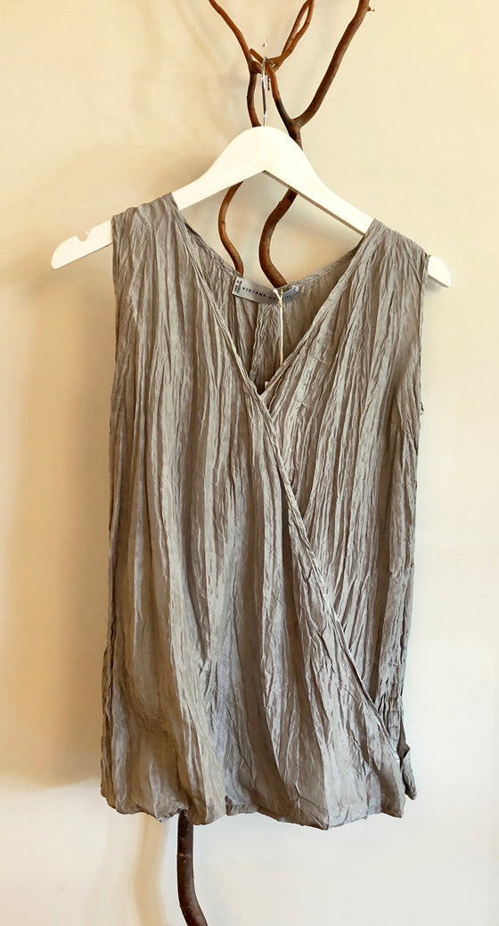 Viviana Uchitel Sleeveless Gray Silk Blouse