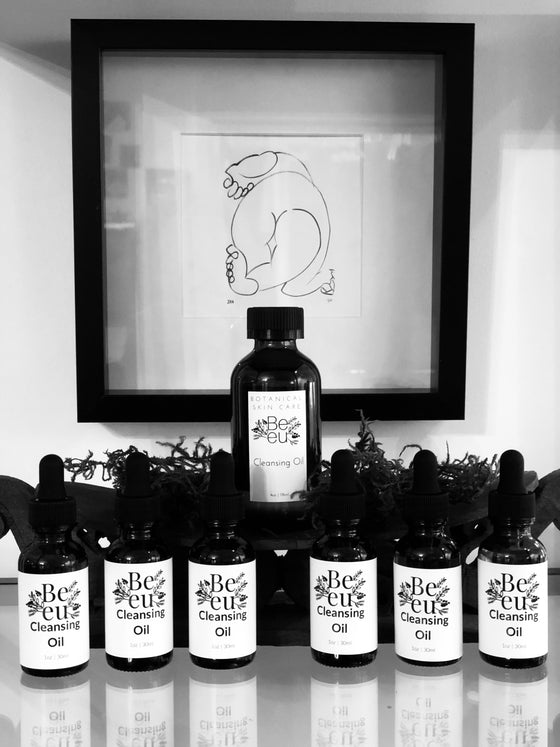 BEEU Cleansing Oil in glass bottles