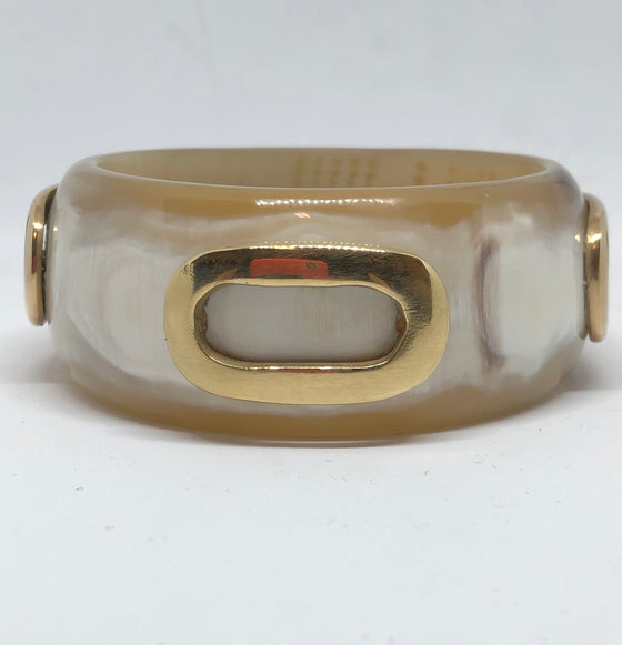 Shop Ashley Pittman Kipya Bangle in Light Horn at Patricia in Southern Pines