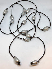  wrap pearl necklace on leather 