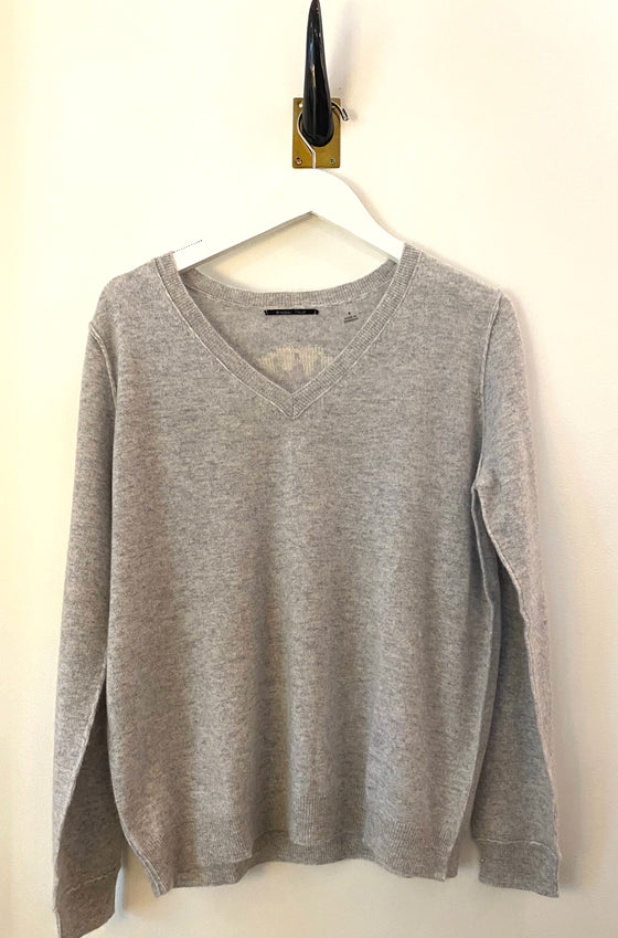 Brazeau Tricot Milagro Platinum Cashmere V-Neck Sweater