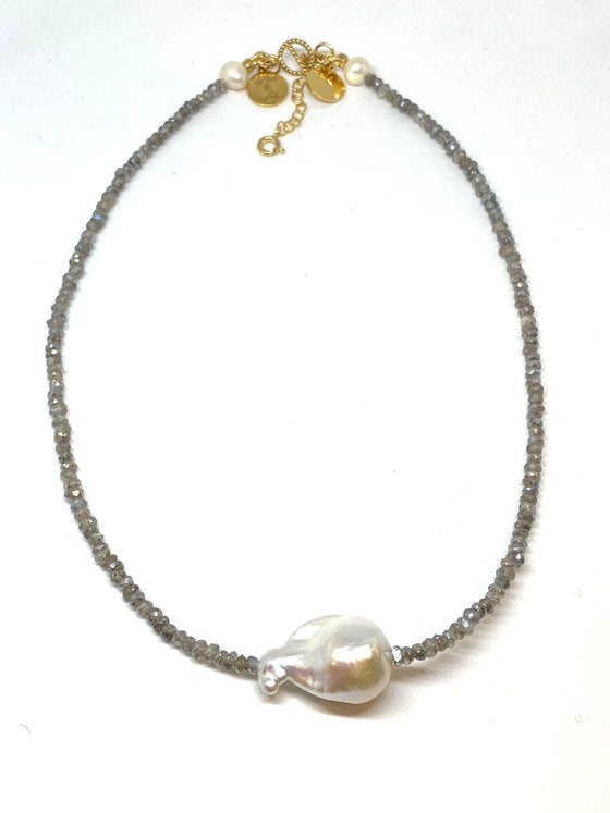 Perle by Lola Labradorite and Whit Baroque Pearl Necklace