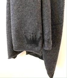  Brazeau Tricot Coal Cashmere Crown Scarf
