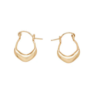 Julie Cohn Bronze Viking Hoops fond at Patricia in Southern Pines, NC
