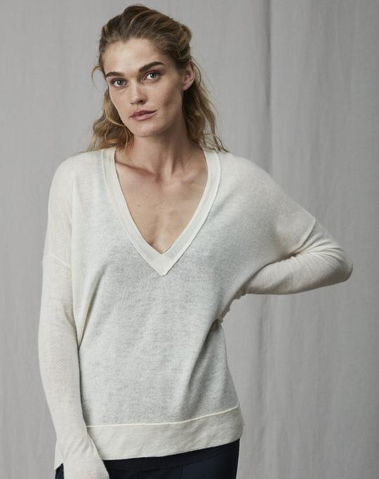Kristensen Du Nord Light heather gray cashmere v-neck sweater available at PATRICIA in Southern Pines, NC