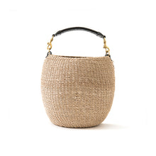  Clare V. Pot de Miel