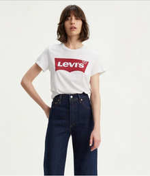  Levi's Batwing Graphic Tee