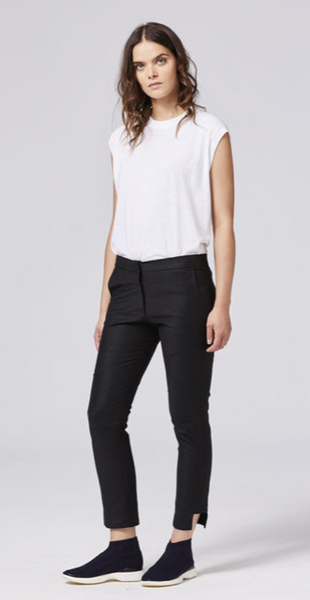 Shosh fitted ankle pant in black