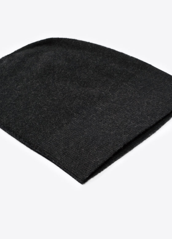 flat view of Vince cashmere beanie in black