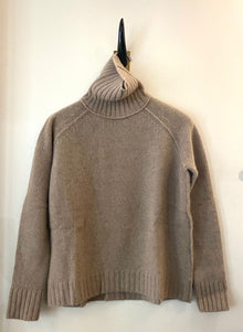  Cashmere Cobblestone Chunky Turtleneck Sweater