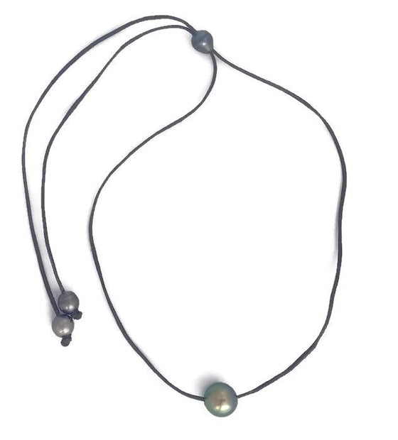 Jhaña Pearl Bindi Necklace