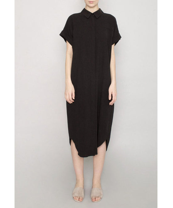 The updated, but classic shirtdress. In 7115's luxurious fabric. Available in Black